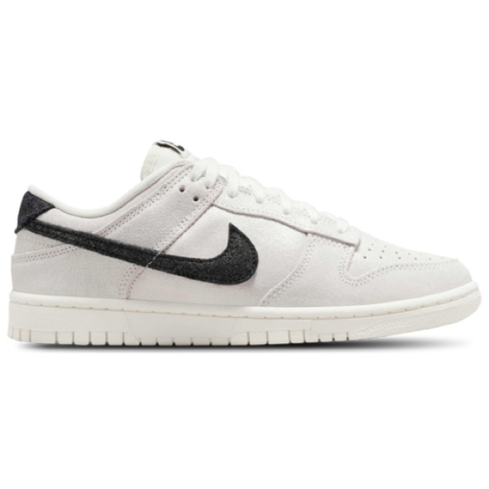 Nike
Dunk SE
Women’s
🌟🪩GLITTER🪩🌟
White/black/team red - Picture 11 of 11